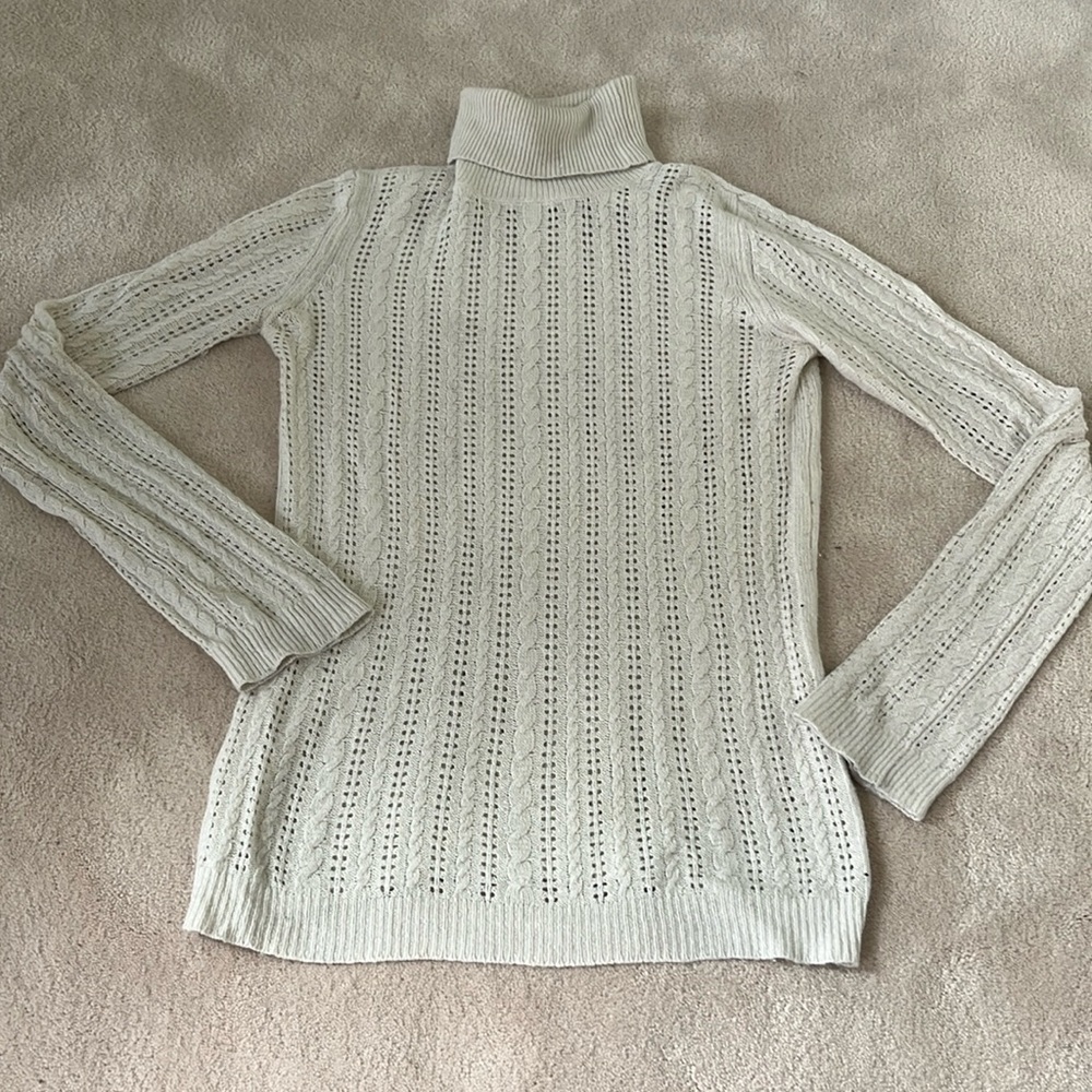 BCBG  cream knitted long sleeve turtleneck